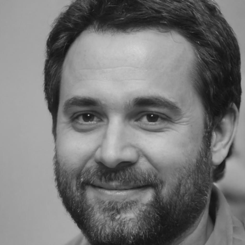 Фотография эксперта по промышленной отладке кода